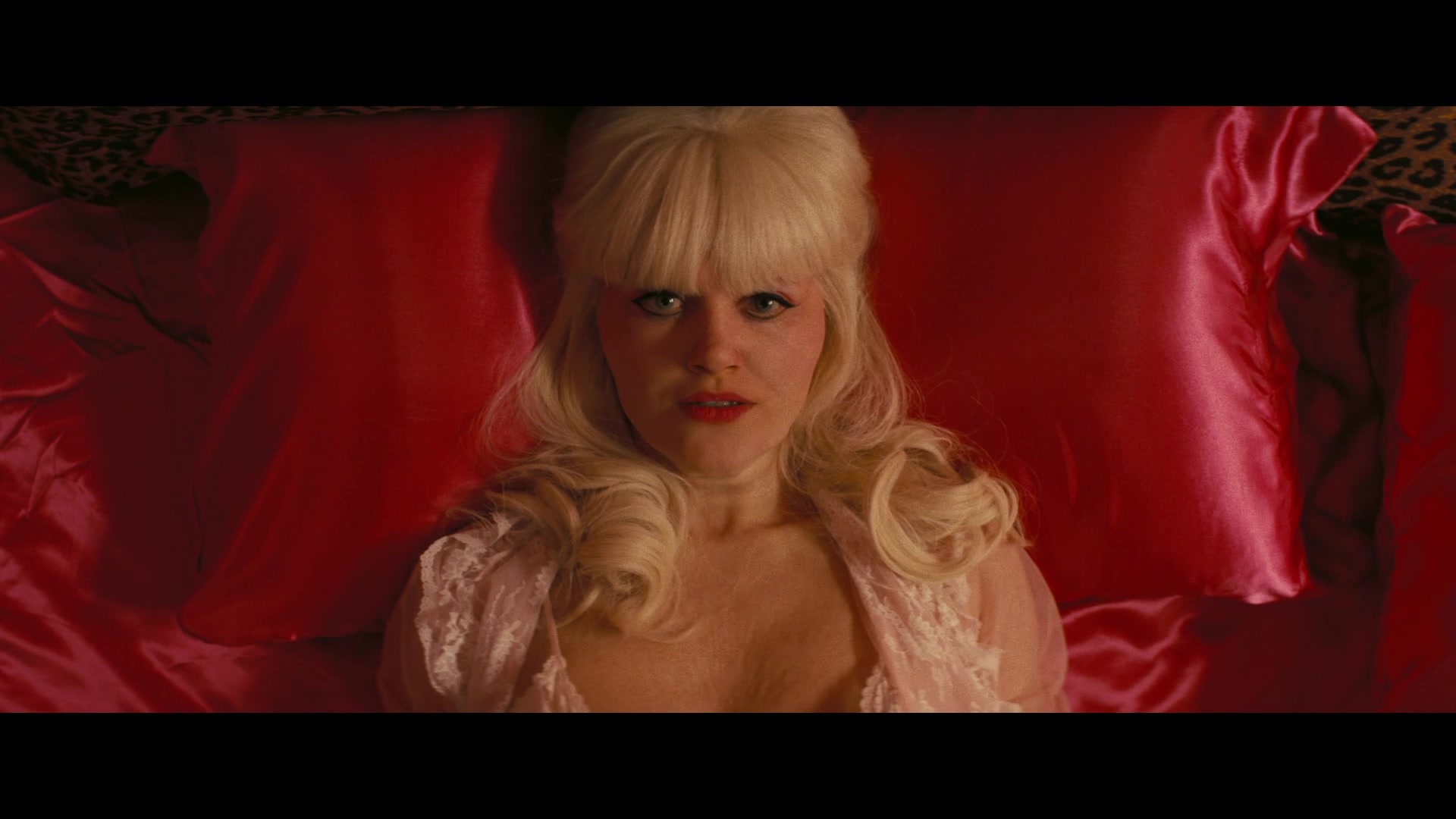 Angelyne_S01E01_Dream_Machine_1080p_ERW_000091.jpg
