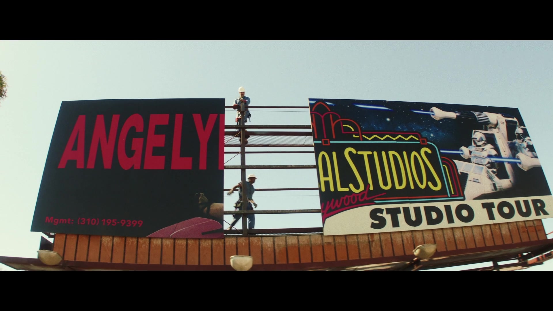 Angelyne_S01E01_Dream_Machine_1080p_ERW_000368.jpg