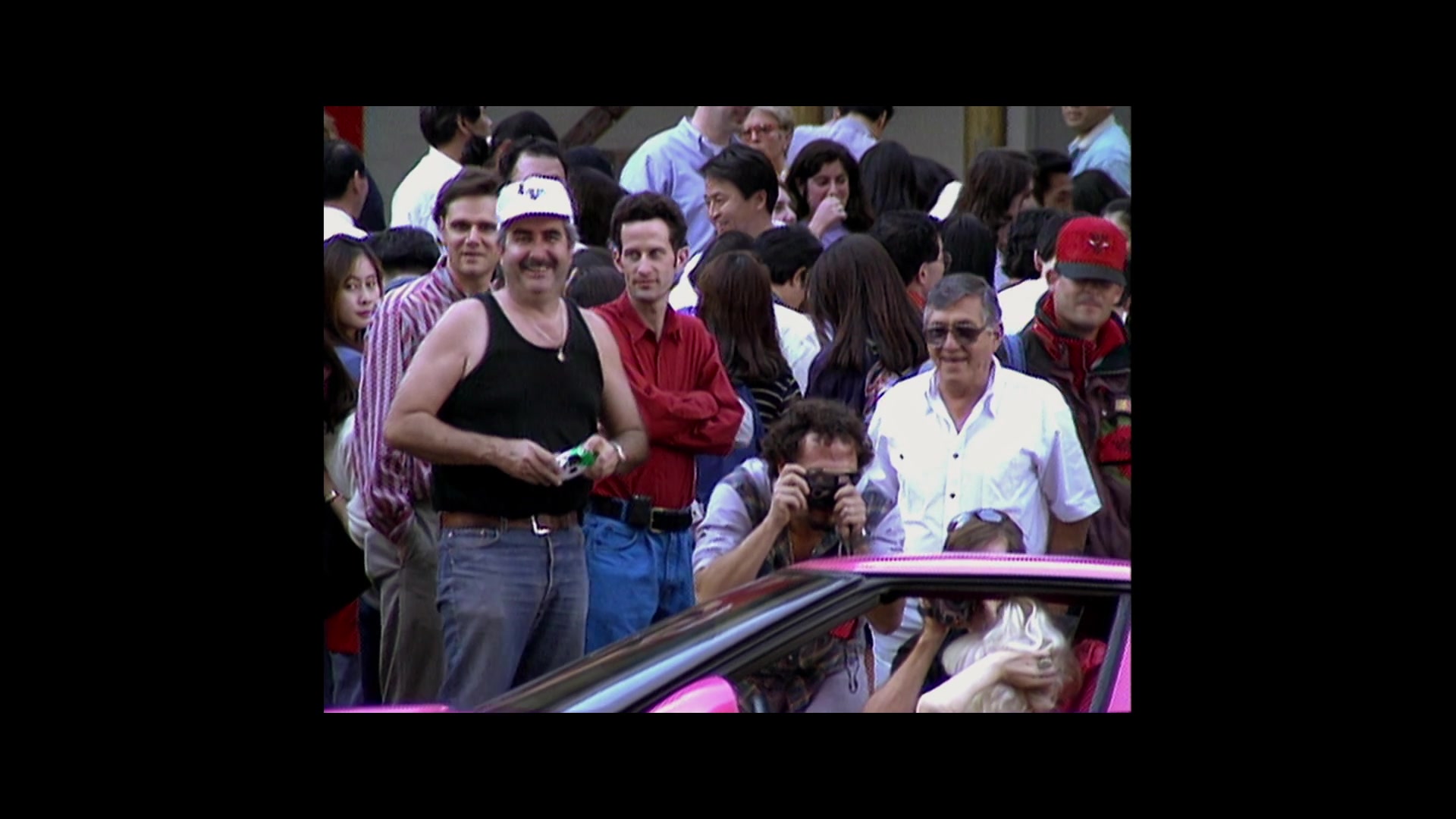 Angelyne_S01E01_Dream_Machine_1080p_ERW_000485.jpg