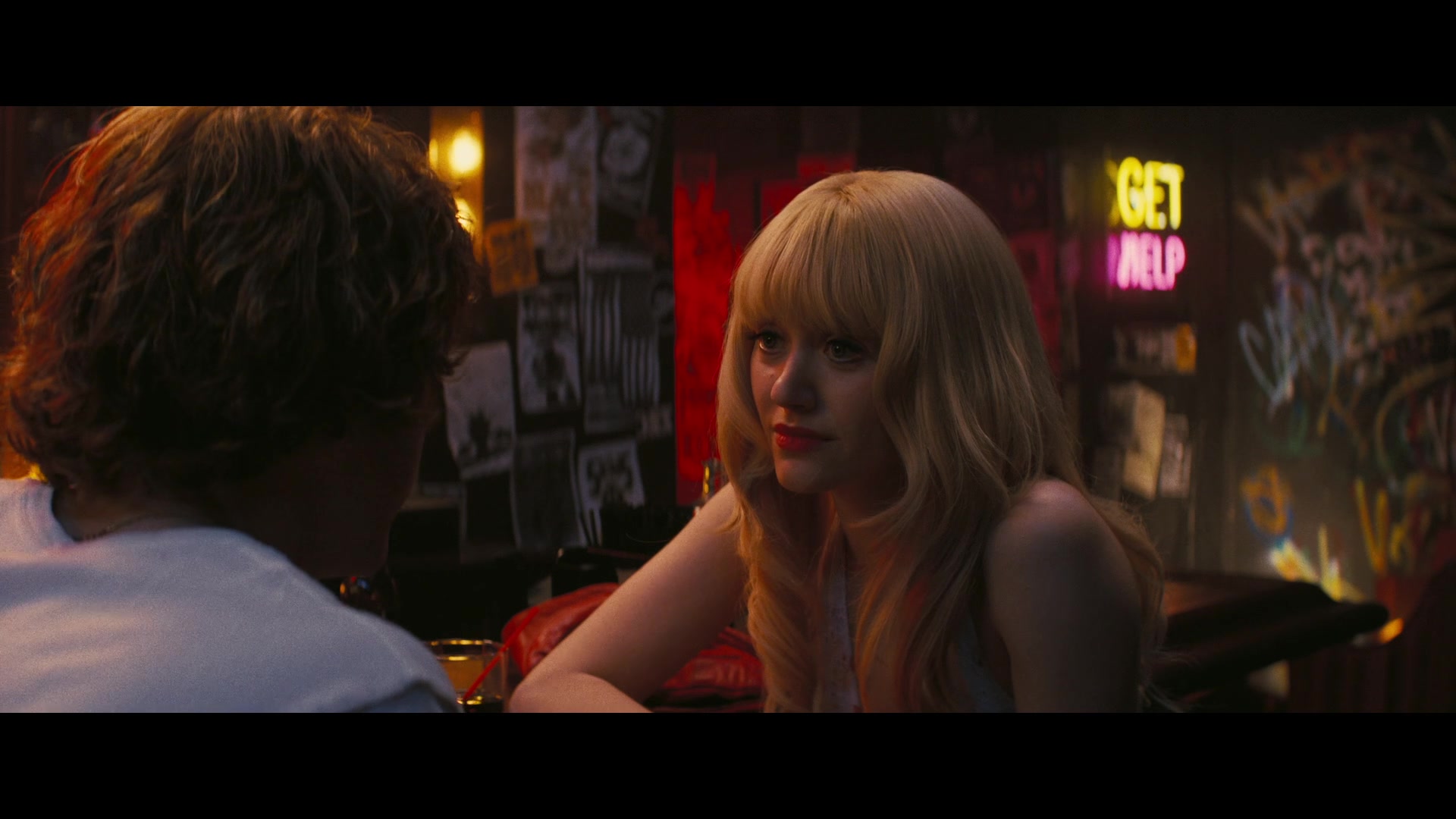 Angelyne_S01E01_Dream_Machine_1080p_ERW_001356.jpg