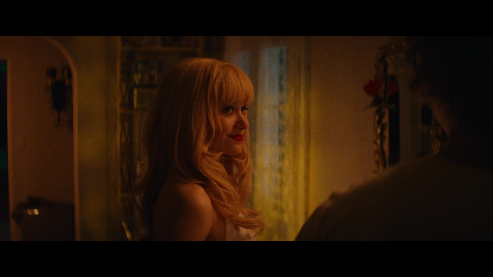 Angelyne_S01E01_Dream_Machine_1080p_ERW_001933.jpg