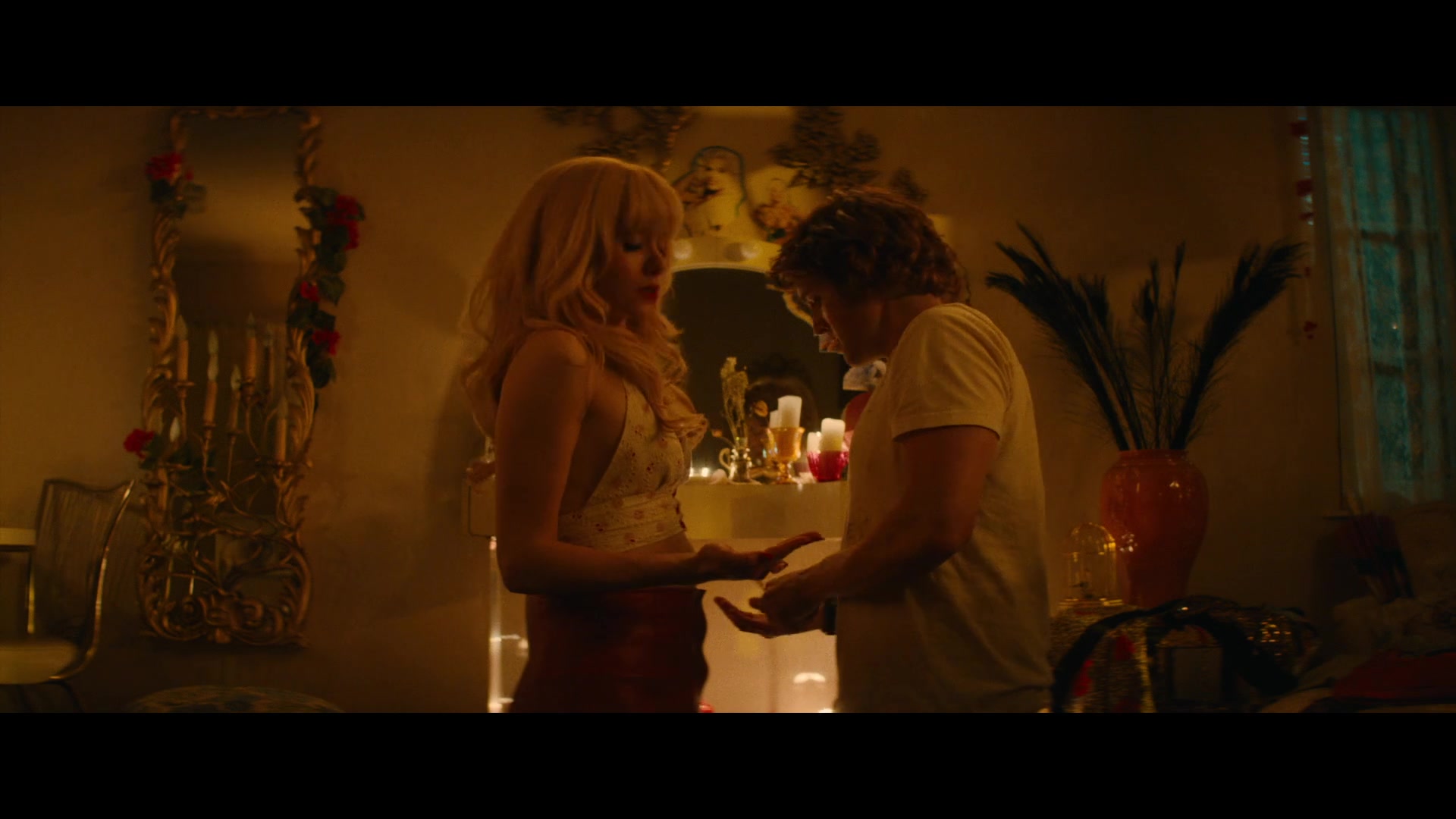 Angelyne_S01E01_Dream_Machine_1080p_ERW_002124.jpg