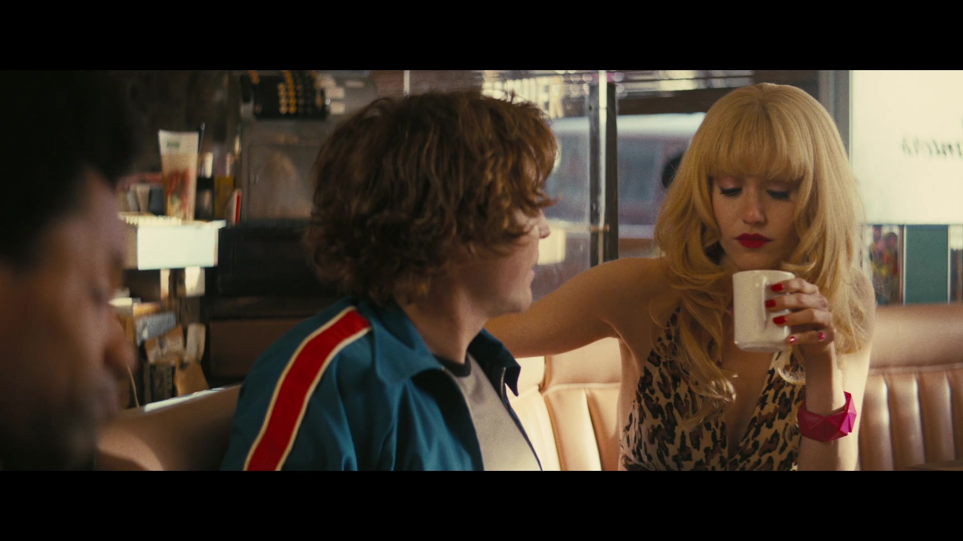 Angelyne_S01E01_Dream_Machine_1080p_ERW_002618.jpg