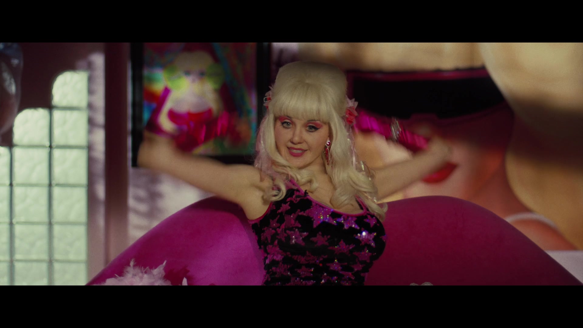 Angelyne_S01E01_Dream_Machine_1080p_ERW_002780.jpg