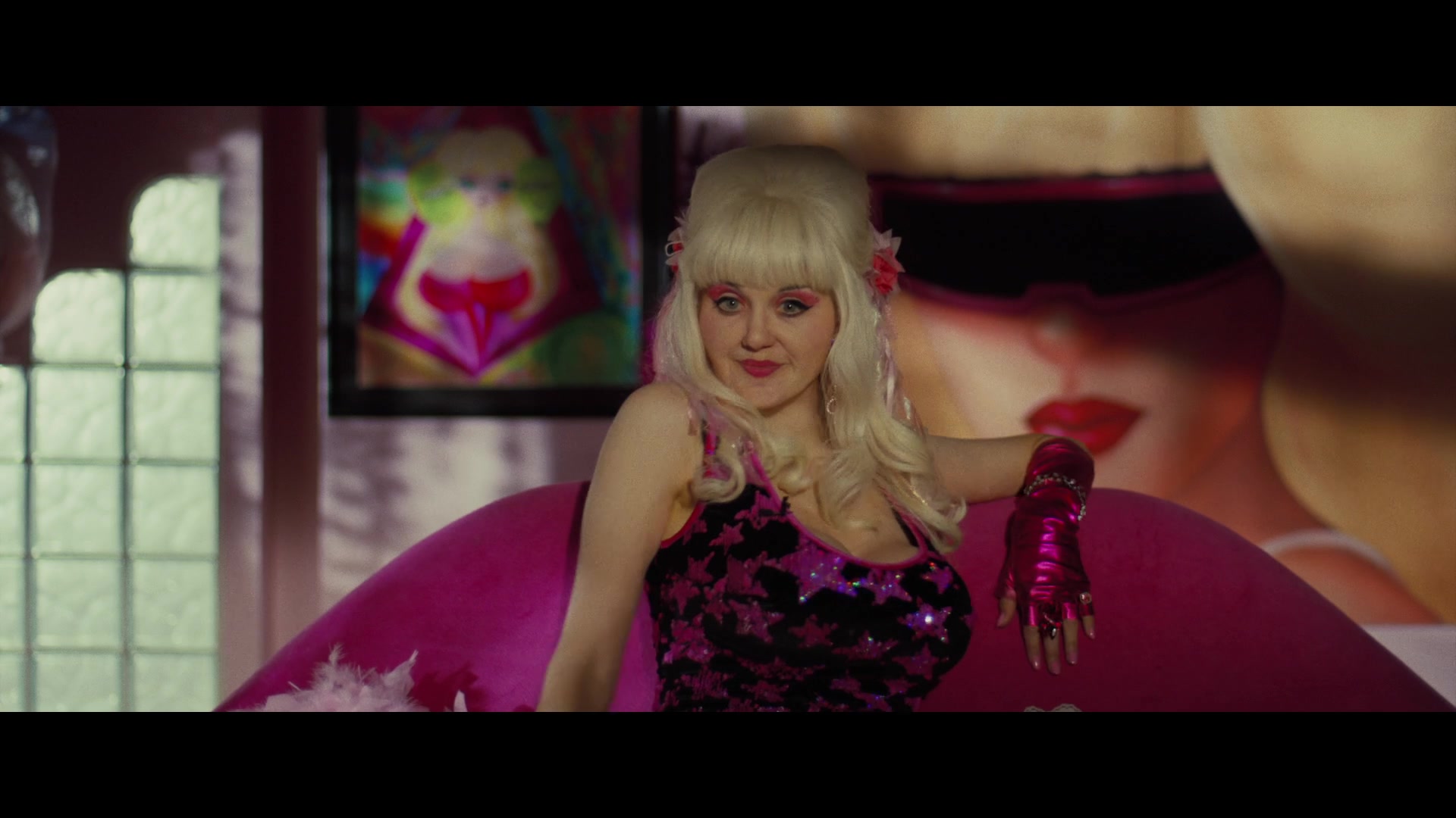 Angelyne_S01E01_Dream_Machine_1080p_ERW_002782.jpg