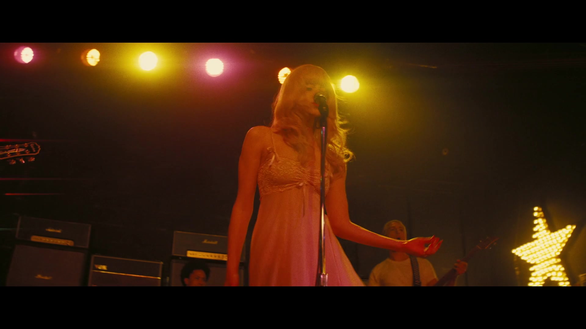 Angelyne_S01E01_Dream_Machine_1080p_ERW_002867.jpg