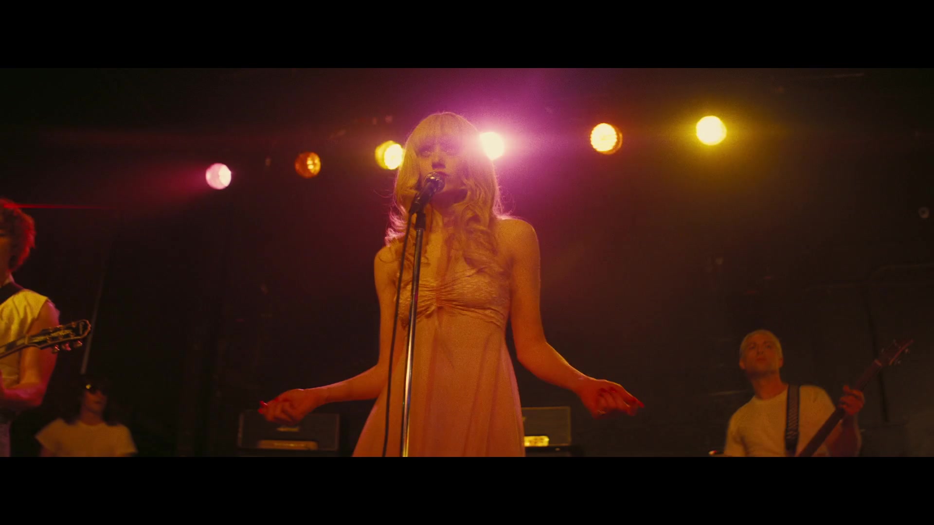 Angelyne_S01E01_Dream_Machine_1080p_ERW_002870.jpg
