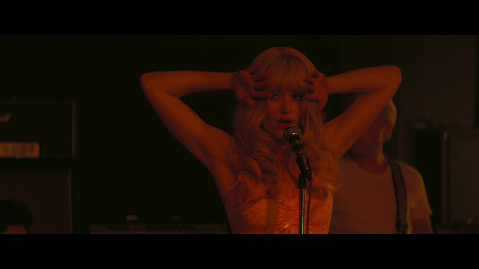 Angelyne_S01E01_Dream_Machine_1080p_ERW_002884.jpg