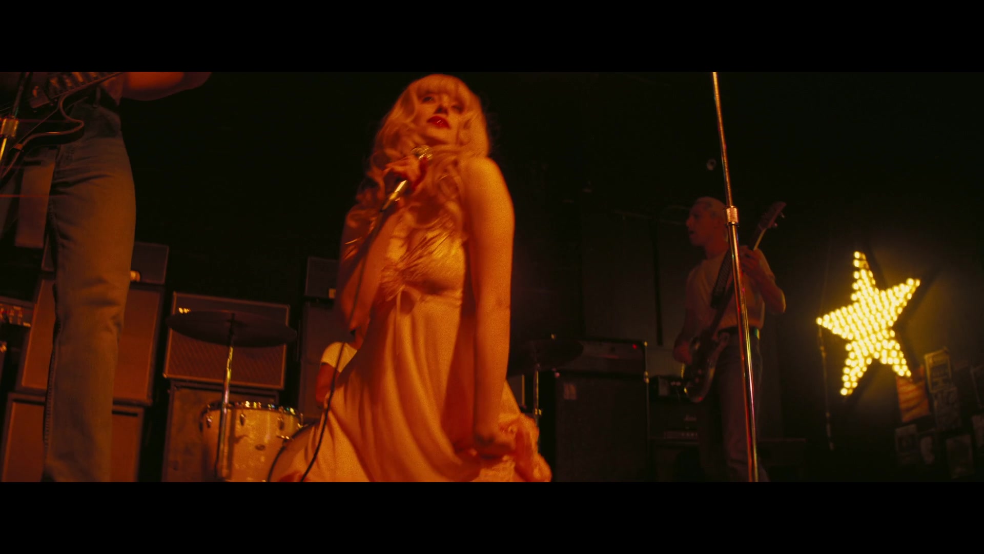 Angelyne_S01E01_Dream_Machine_1080p_ERW_002973.jpg