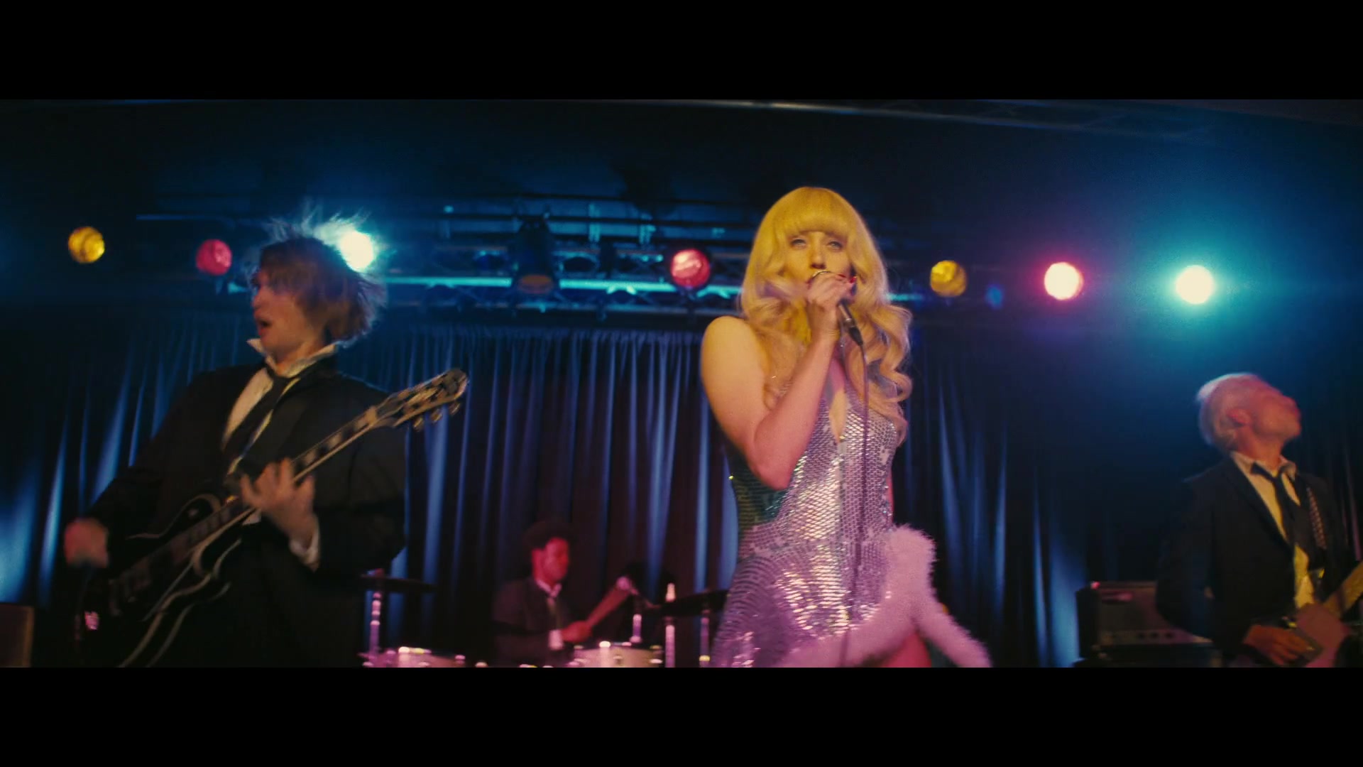 Angelyne_S01E01_Dream_Machine_1080p_ERW_003709.jpg