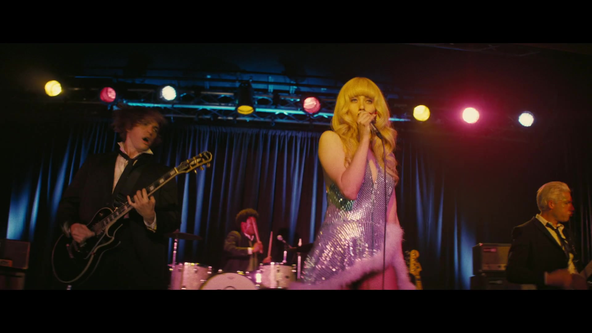 Angelyne_S01E01_Dream_Machine_1080p_ERW_003710.jpg