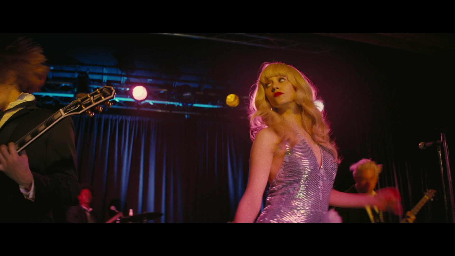 Angelyne_S01E01_Dream_Machine_1080p_ERW_003801.jpg