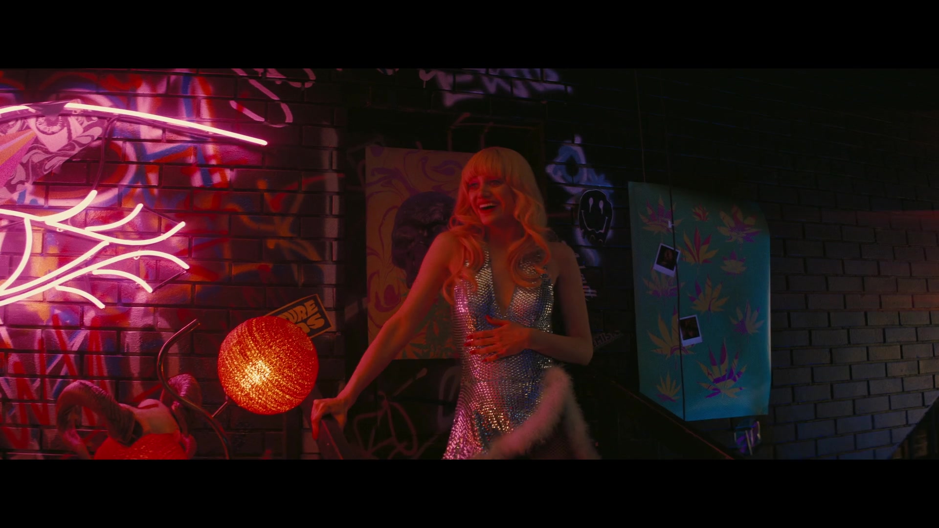 Angelyne_S01E01_Dream_Machine_1080p_ERW_003898.jpg