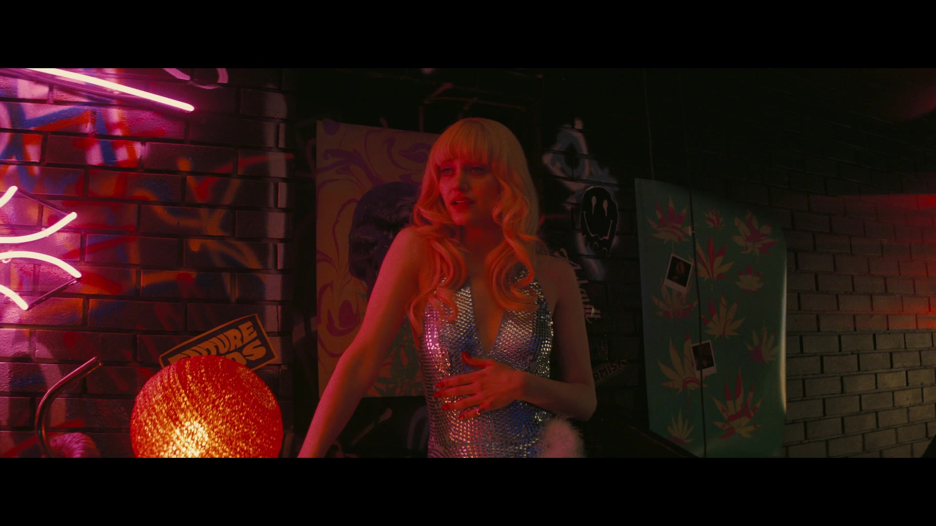 Angelyne_S01E01_Dream_Machine_1080p_ERW_003910.jpg