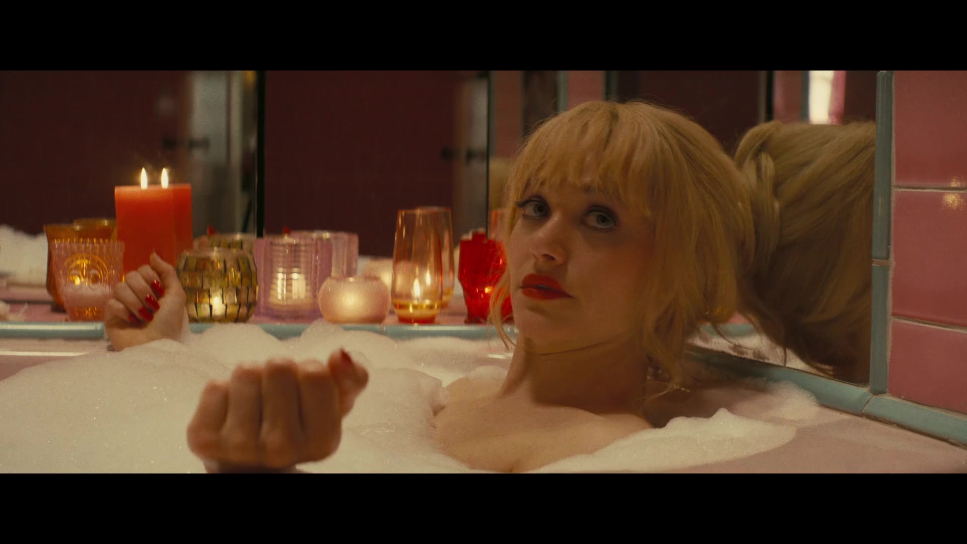 Angelyne_S01E01_Dream_Machine_1080p_ERW_004147.jpg