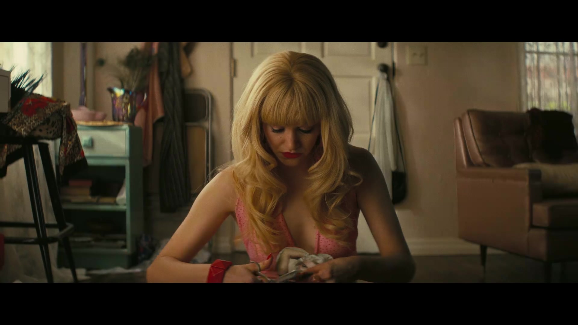 Angelyne_S01E01_Dream_Machine_1080p_ERW_004538.jpg