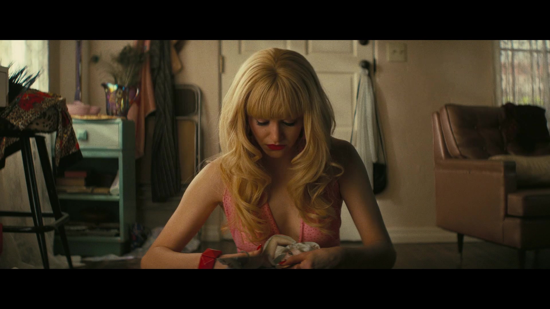 Angelyne_S01E01_Dream_Machine_1080p_ERW_004539.jpg