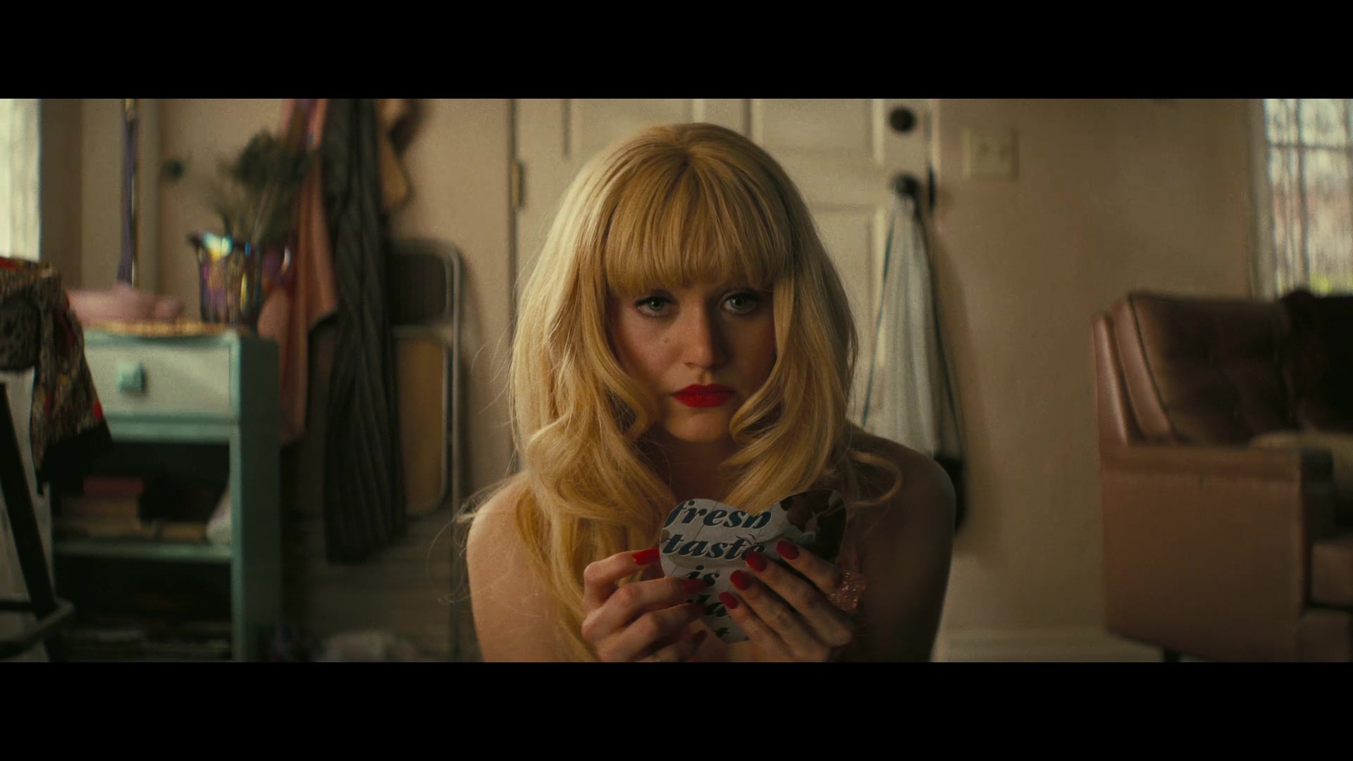 Angelyne_S01E01_Dream_Machine_1080p_ERW_004579.jpg