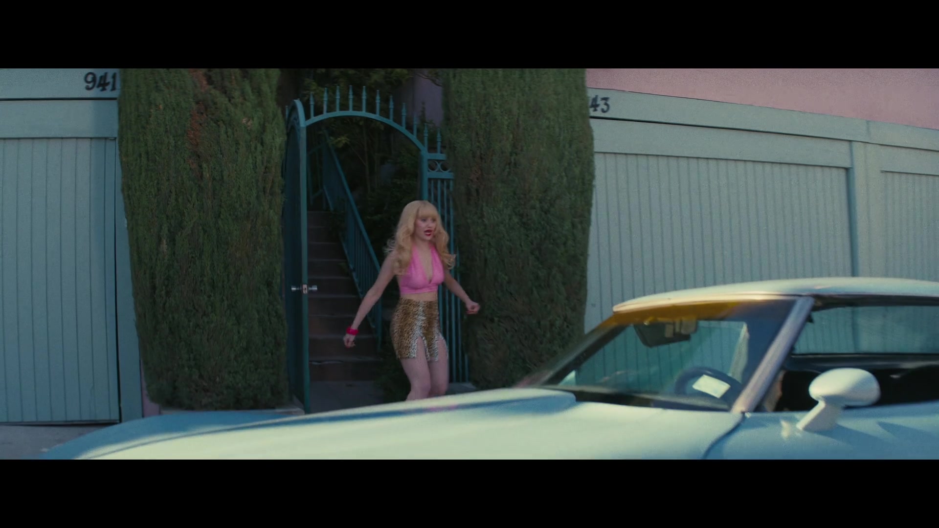 Angelyne_S01E01_Dream_Machine_1080p_ERW_004623.jpg