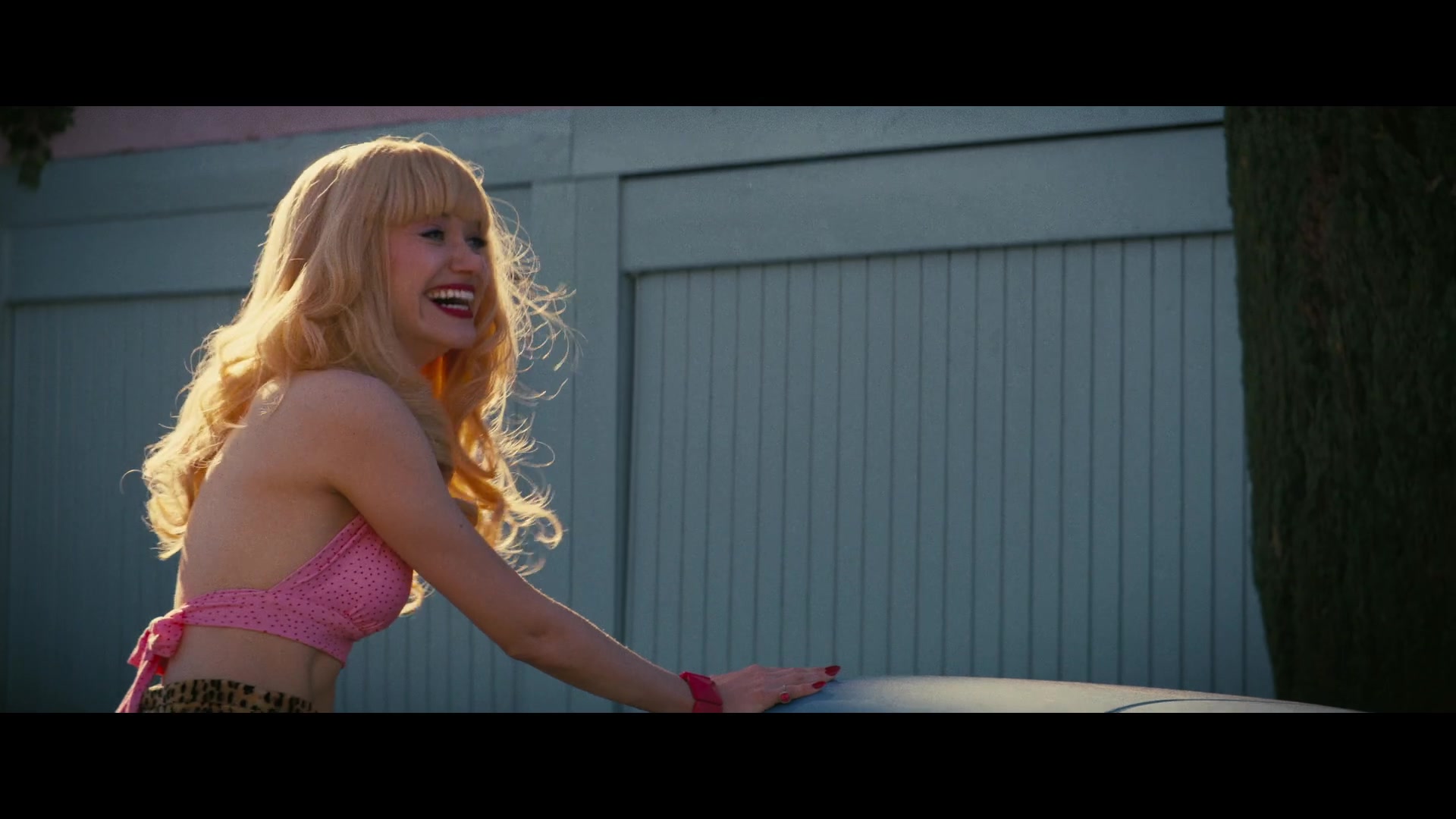 Angelyne_S01E01_Dream_Machine_1080p_ERW_004654.jpg