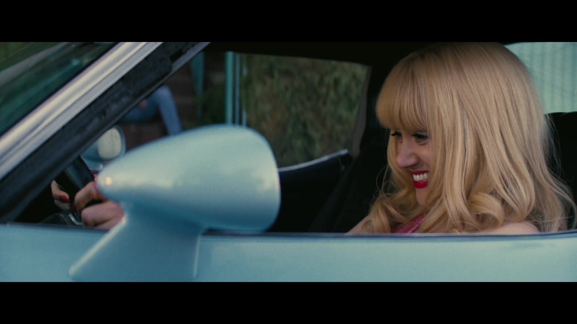 Angelyne_S01E01_Dream_Machine_1080p_ERW_004806.jpg