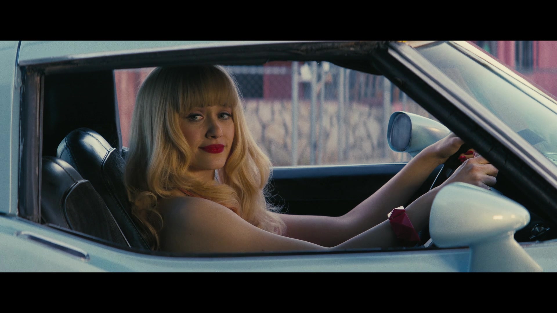 Angelyne_S01E01_Dream_Machine_1080p_ERW_004819.jpg