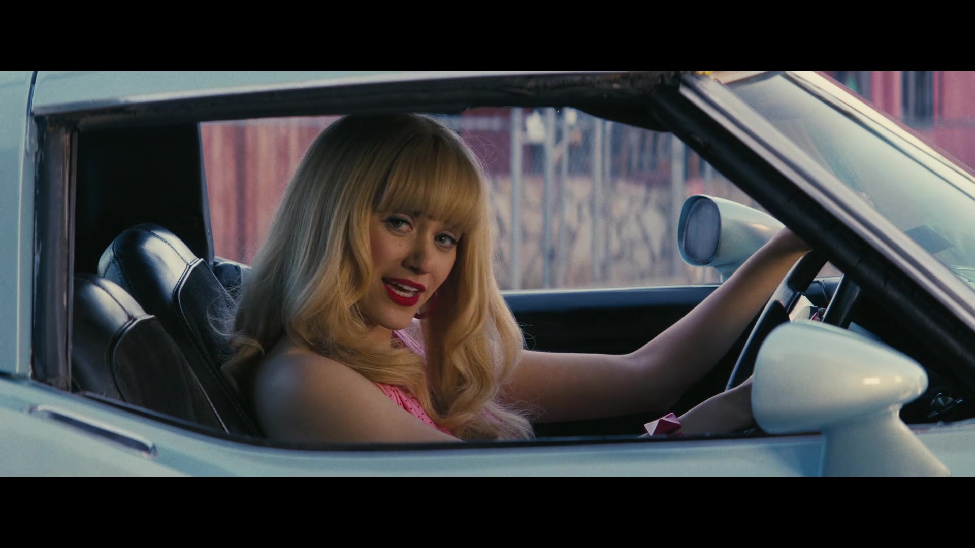 Angelyne_S01E01_Dream_Machine_1080p_ERW_004834.jpg