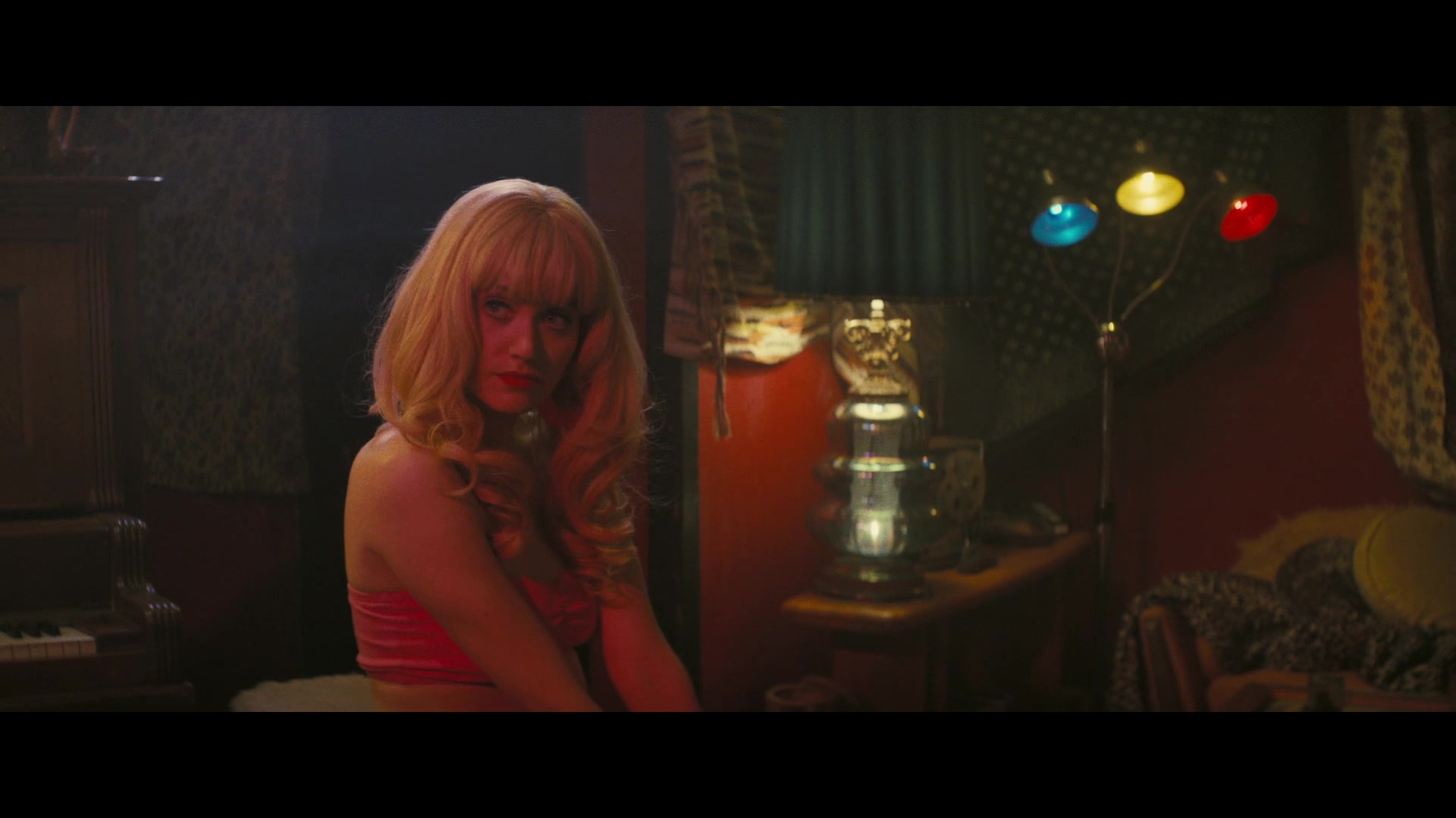 Angelyne_S01E01_Dream_Machine_1080p_ERW_005120.jpg