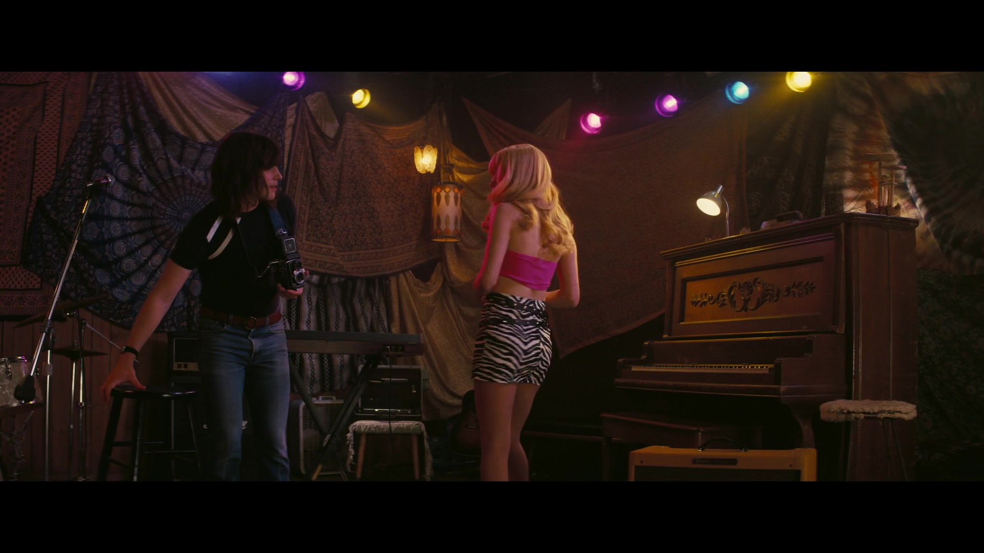 Angelyne_S01E01_Dream_Machine_1080p_ERW_005129.jpg
