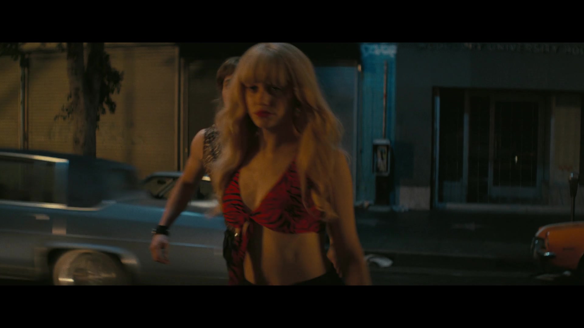 Angelyne_S01E01_Dream_Machine_1080p_ERW_005704.jpg