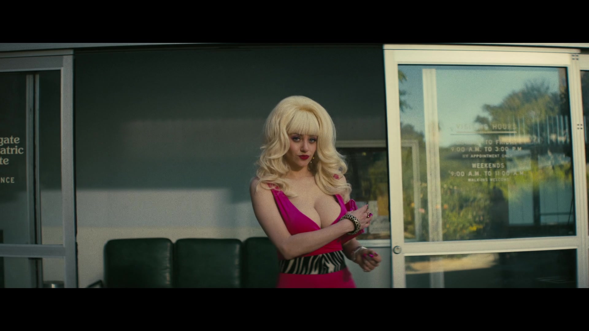 Angelyne_S01E01_Dream_Machine_1080p_ERW_006674.jpg