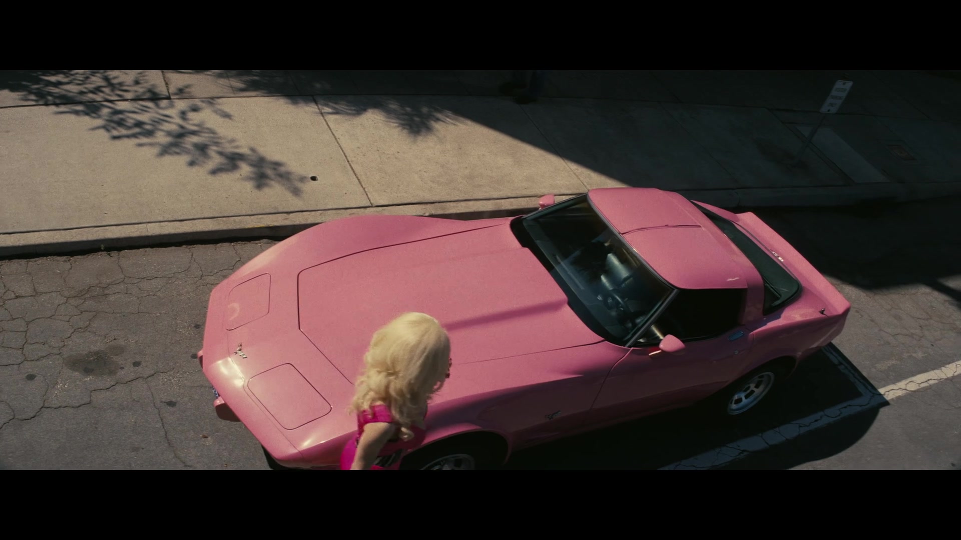 Angelyne_S01E01_Dream_Machine_1080p_ERW_006750.jpg