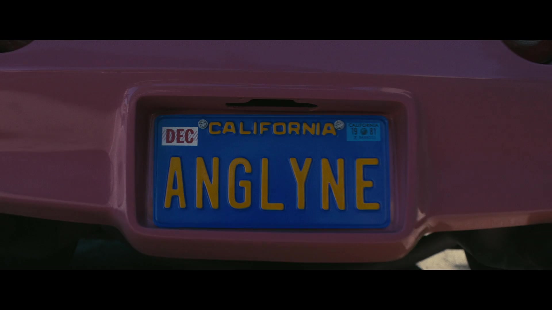 Angelyne_S01E01_Dream_Machine_1080p_ERW_006781.jpg
