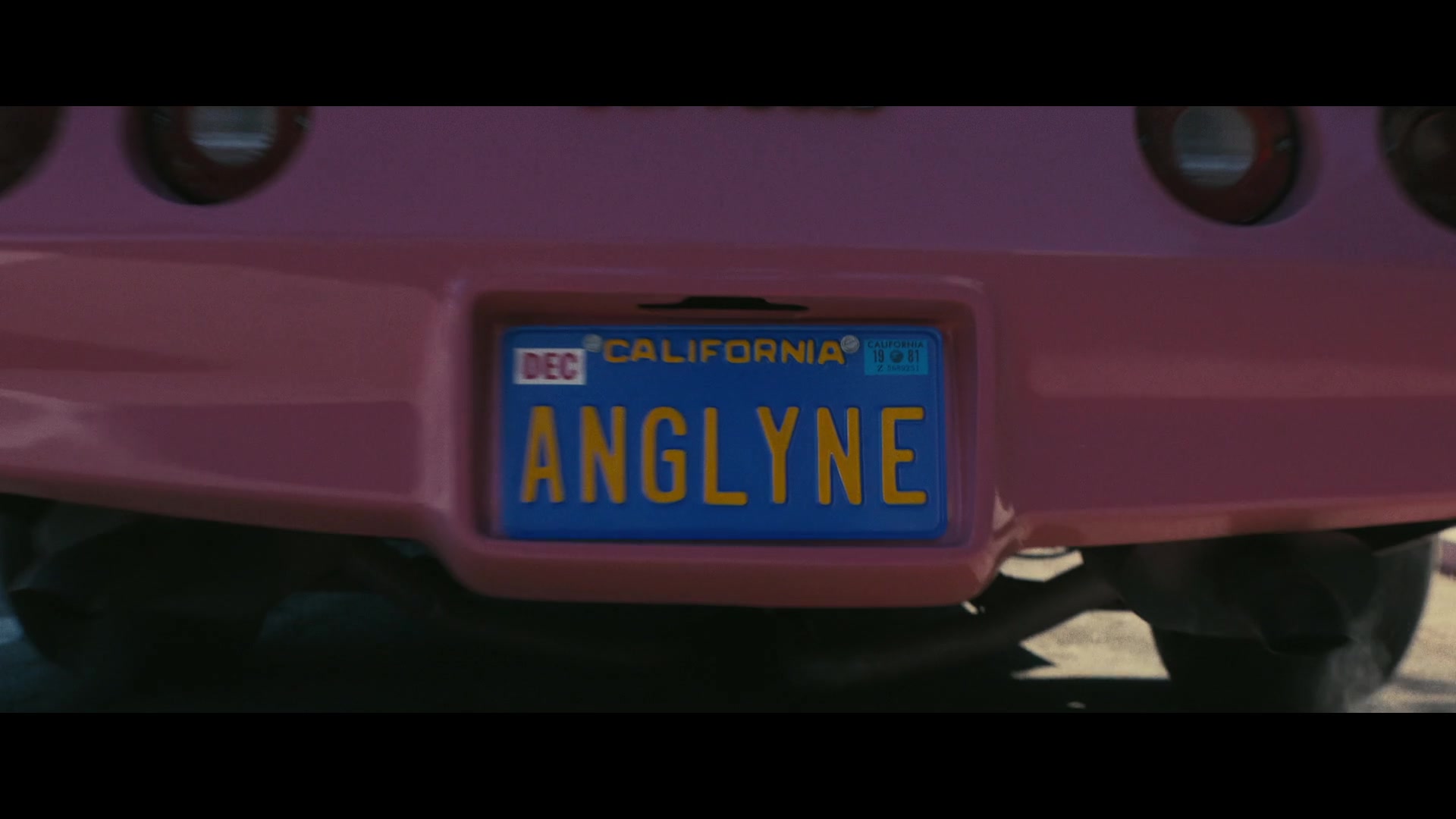 Angelyne_S01E01_Dream_Machine_1080p_ERW_006782.jpg