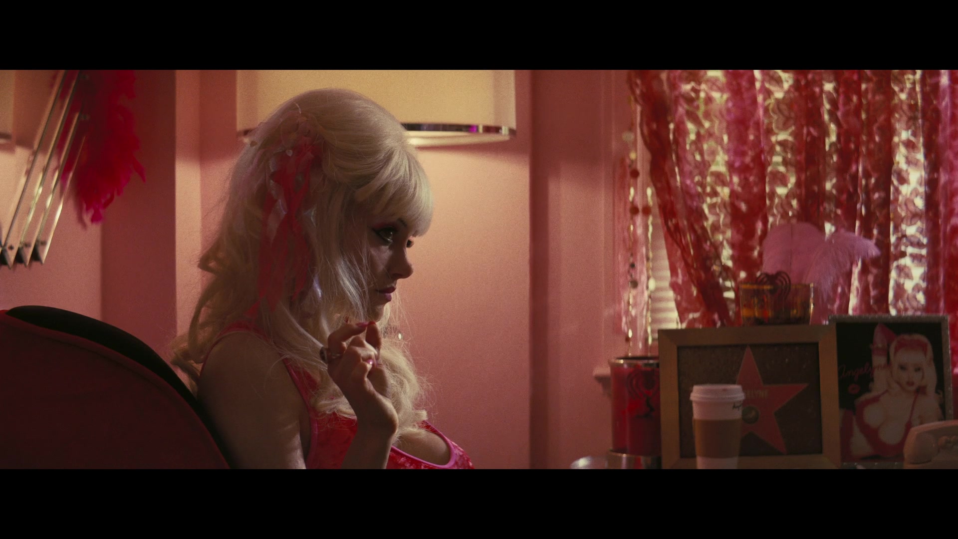 Angelyne_S01E01_Dream_Machine_1080p_ERW_006895.jpg