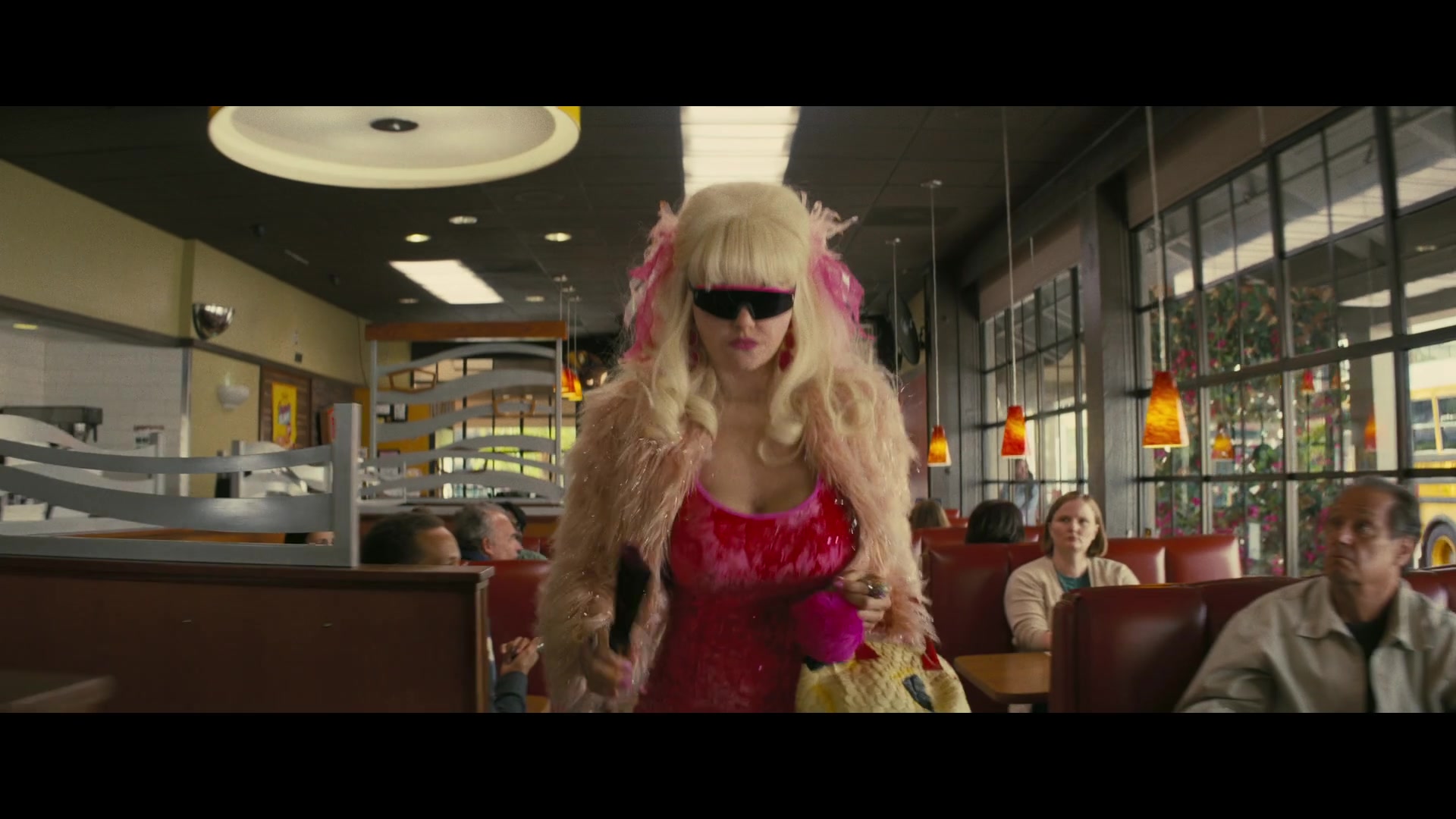 Angelyne_S01E02_Gods_and_Fairies_1080p_ERW_000115.jpg