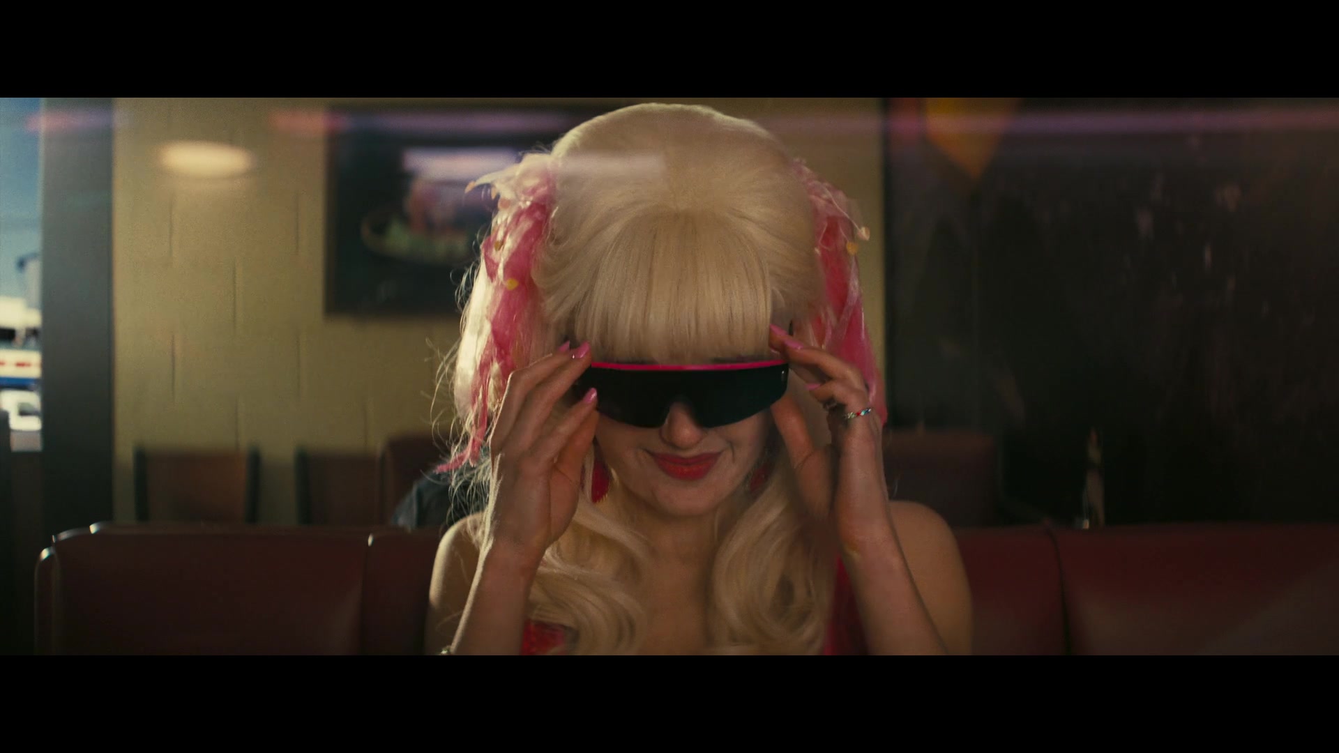 Angelyne_S01E02_Gods_and_Fairies_1080p_ERW_000160.jpg