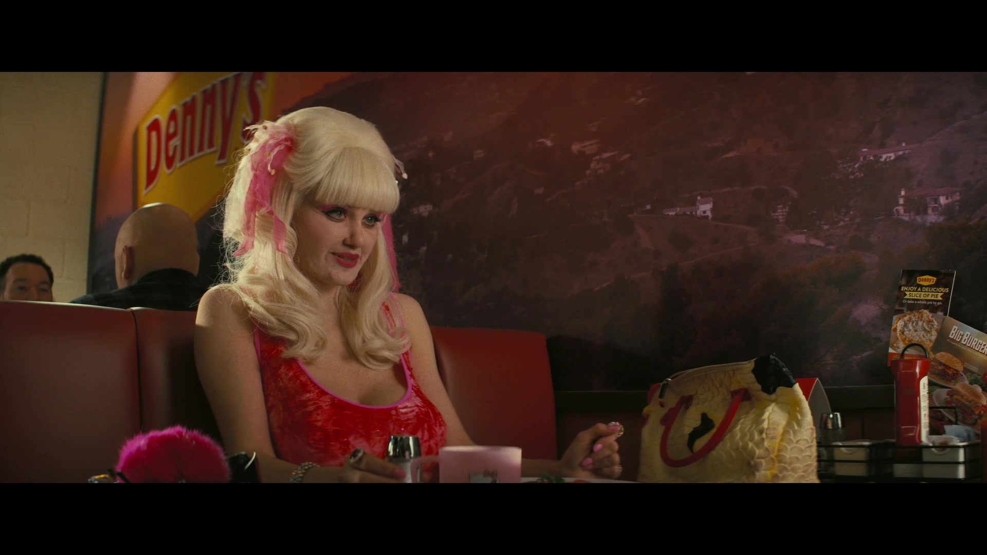 Angelyne_S01E02_Gods_and_Fairies_1080p_ERW_000303.jpg