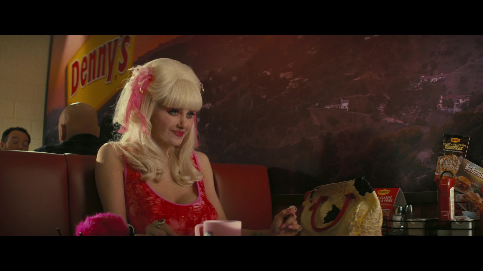 Angelyne_S01E02_Gods_and_Fairies_1080p_ERW_000358.jpg