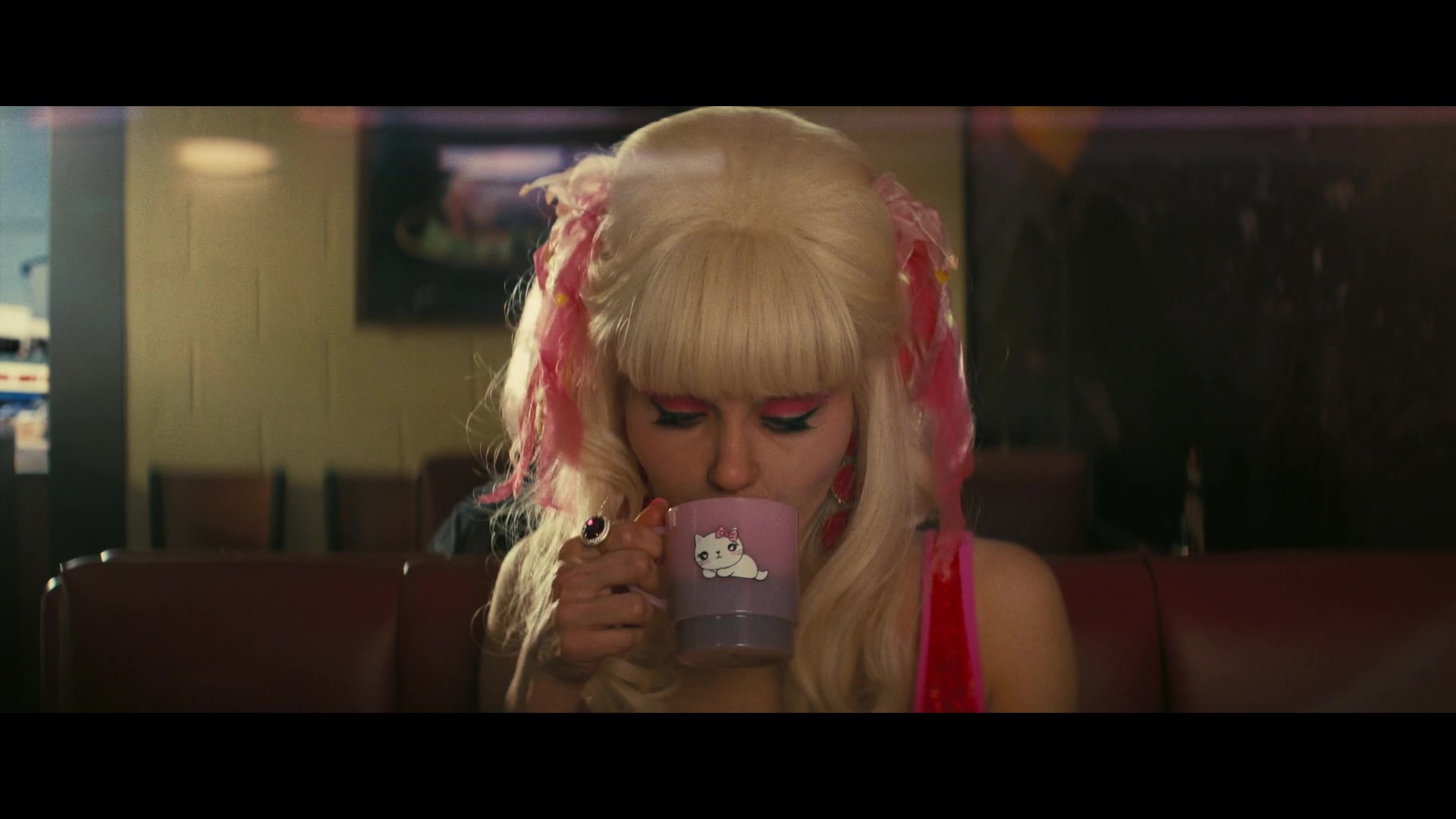 Angelyne_S01E02_Gods_and_Fairies_1080p_ERW_000384.jpg