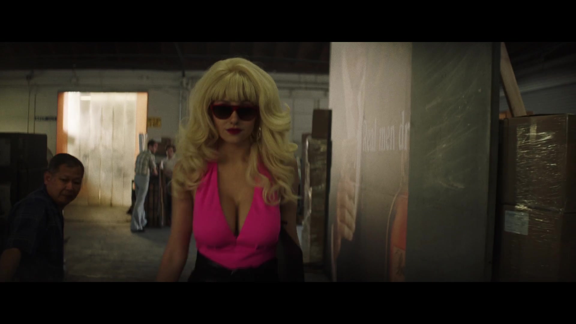 Angelyne_S01E02_Gods_and_Fairies_1080p_ERW_000819.jpg