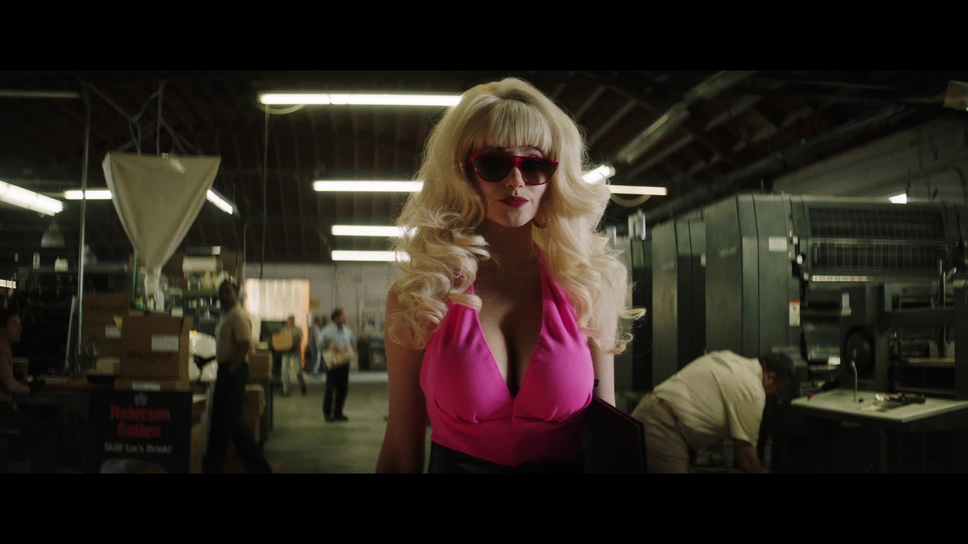 Angelyne_S01E02_Gods_and_Fairies_1080p_ERW_000856.jpg
