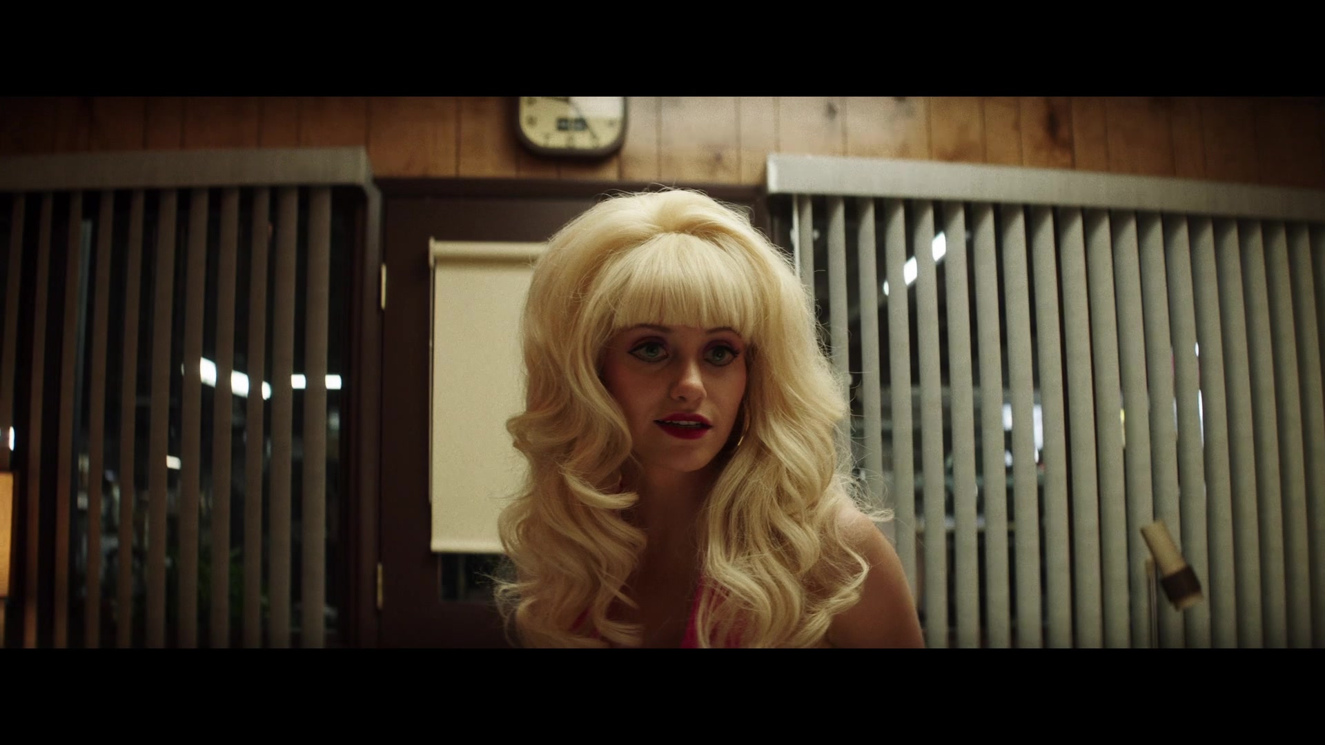 Angelyne_S01E02_Gods_and_Fairies_1080p_ERW_001168.jpg