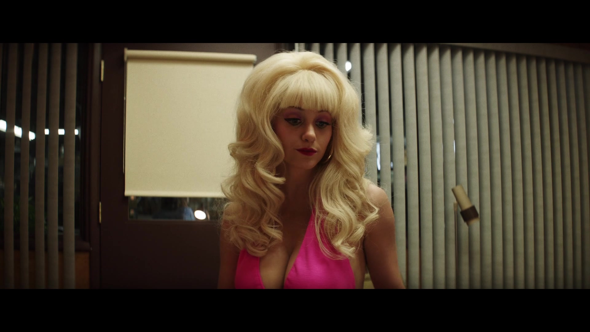Angelyne_S01E02_Gods_and_Fairies_1080p_ERW_001194.jpg