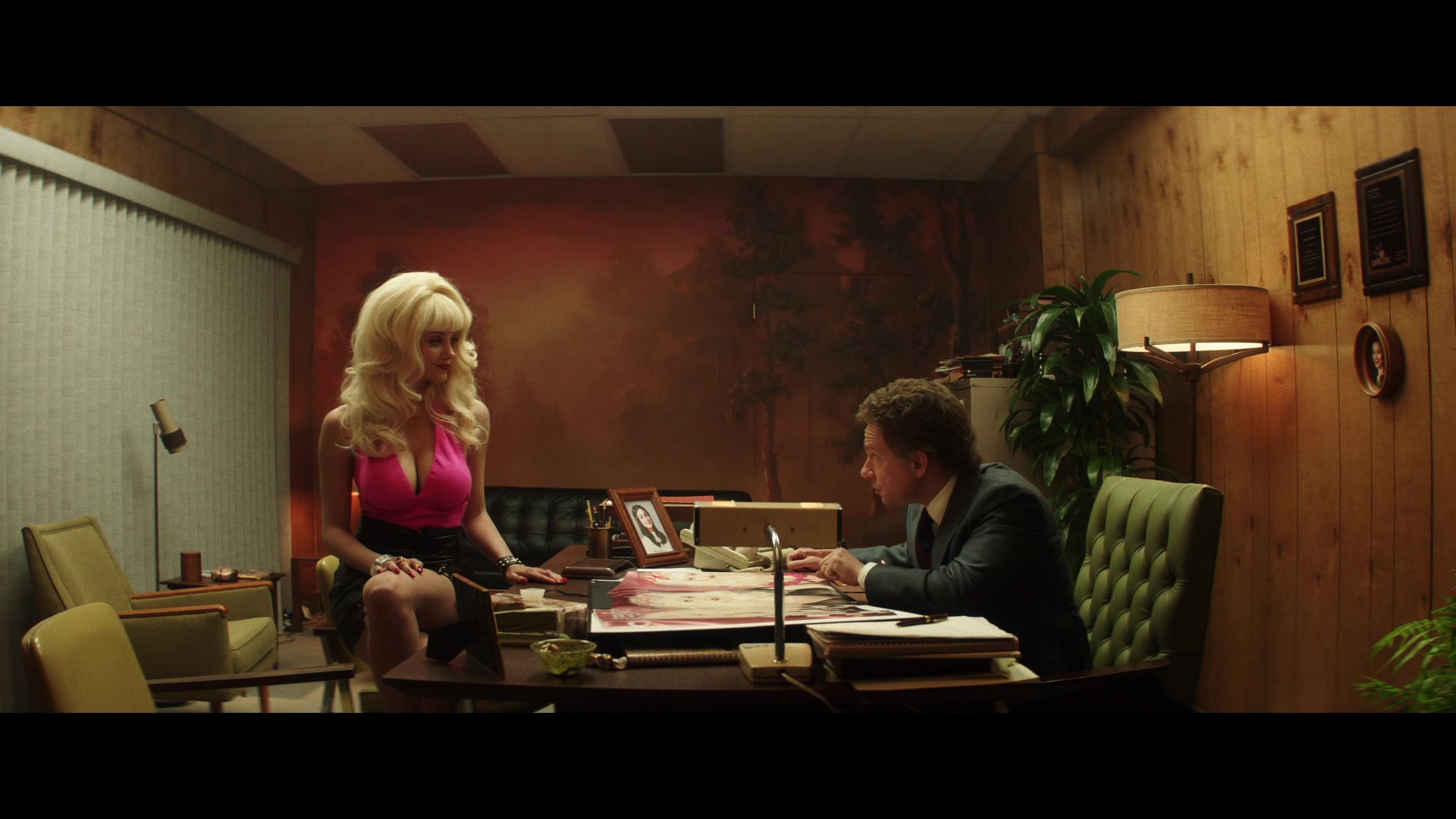 Angelyne_S01E02_Gods_and_Fairies_1080p_ERW_001281.jpg
