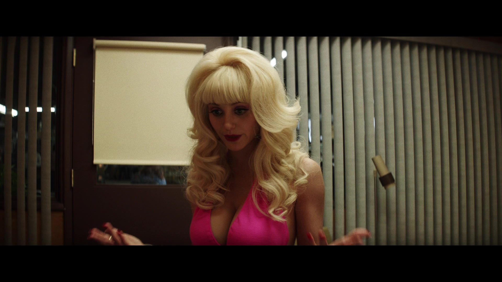Angelyne_S01E02_Gods_and_Fairies_1080p_ERW_001319.jpg