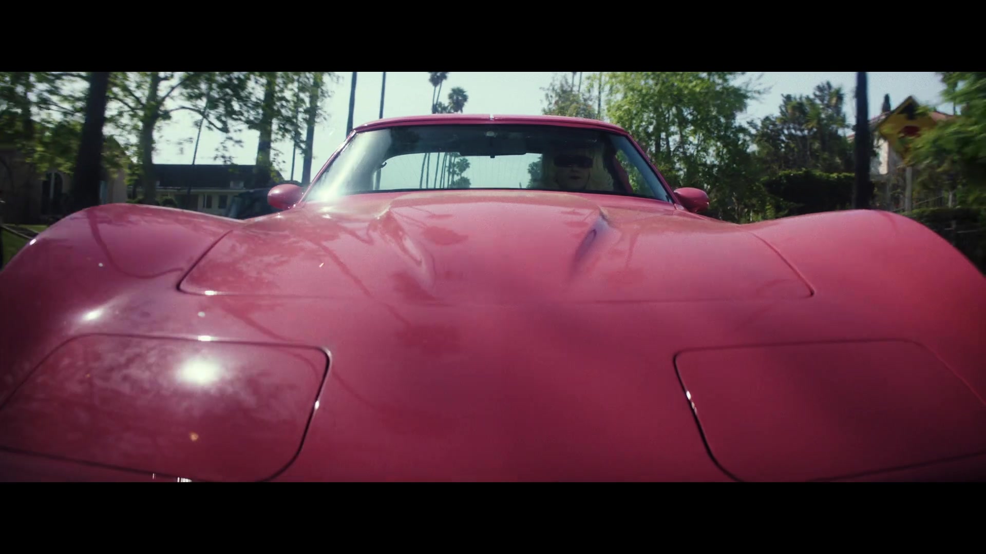Angelyne_S01E02_Gods_and_Fairies_1080p_ERW_002126.jpg