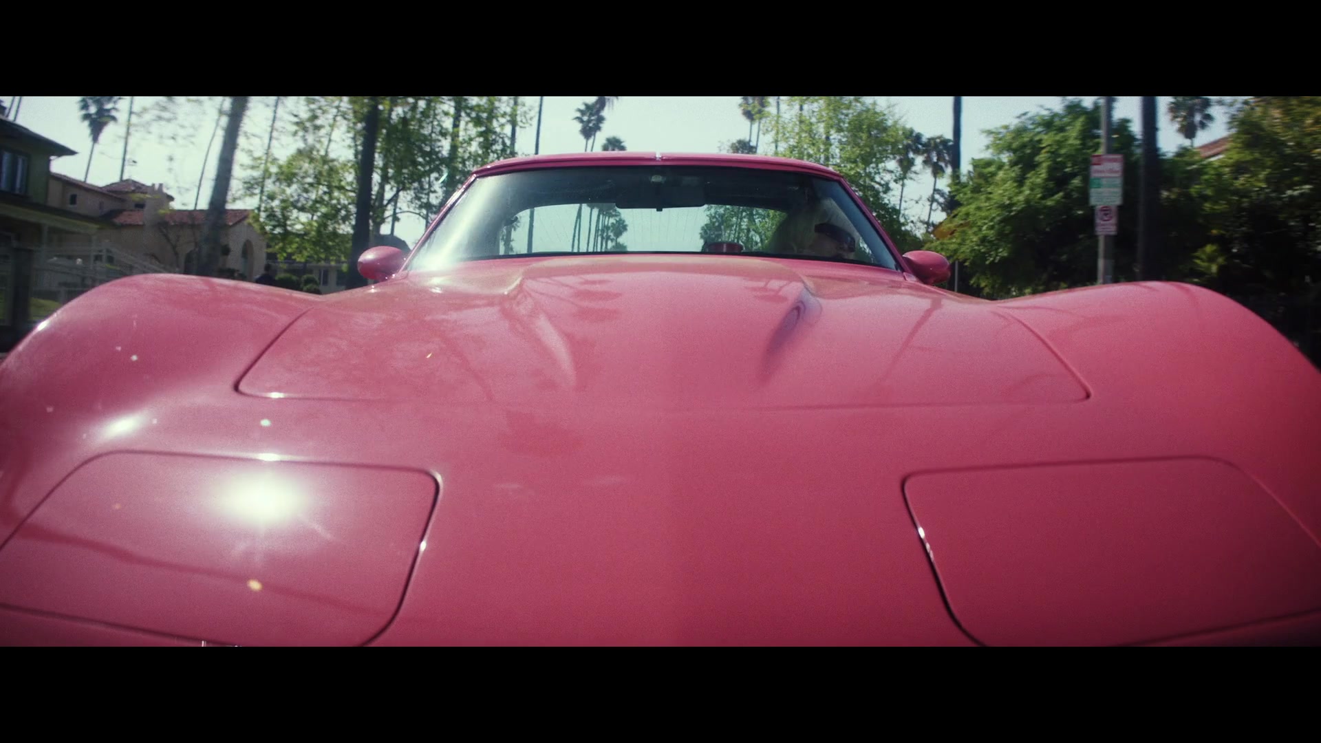 Angelyne_S01E02_Gods_and_Fairies_1080p_ERW_002129.jpg