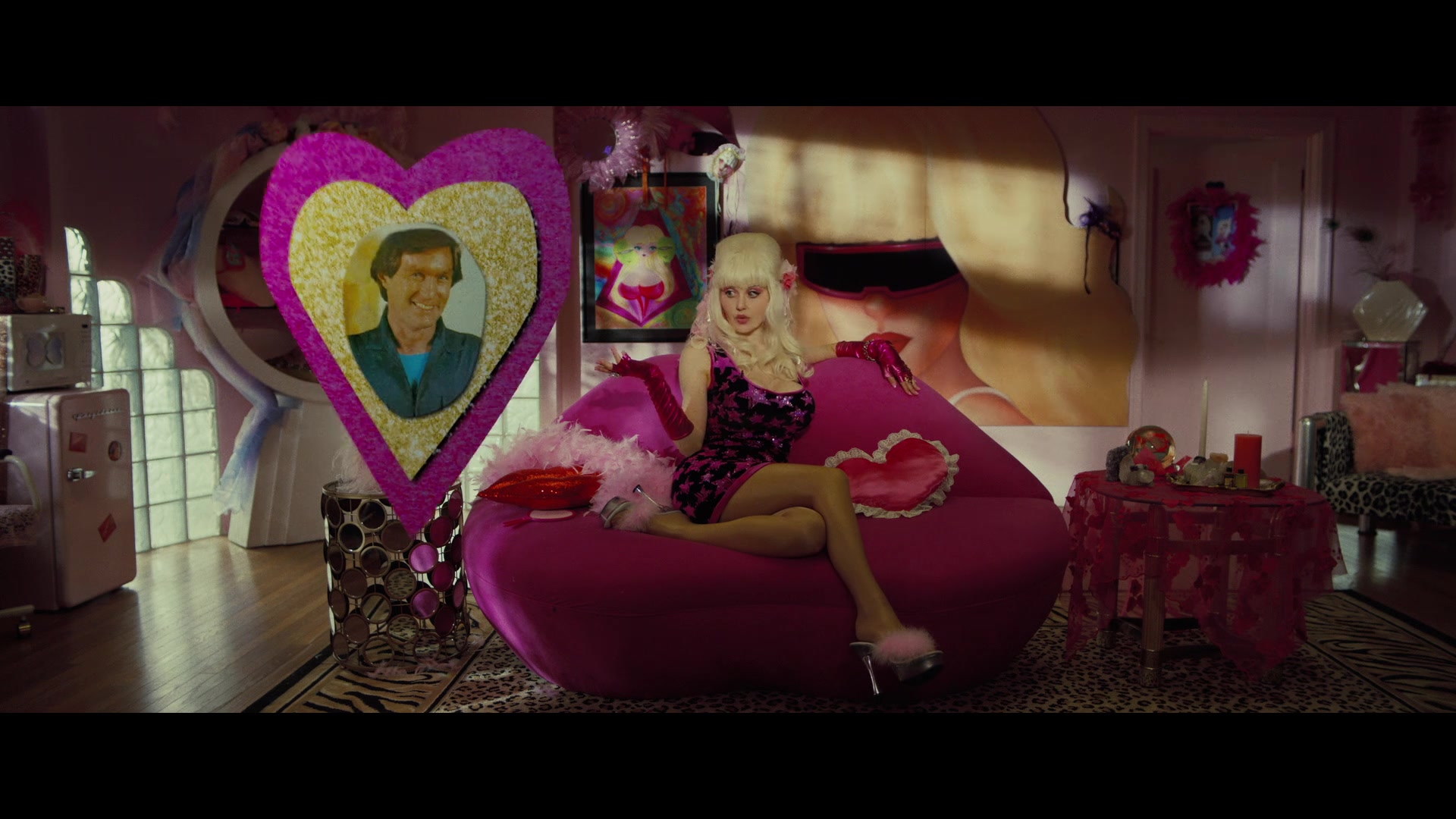 Angelyne_S01E02_Gods_and_Fairies_1080p_ERW_002700.jpg Angelyne_S01E02_Gods_and_Fairies_1080p_ERW_002700.jpg