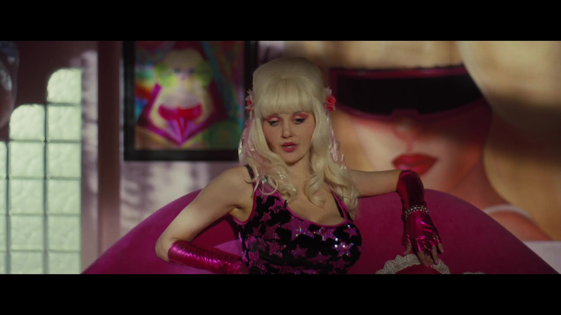 Angelyne_S01E02_Gods_and_Fairies_1080p_ERW_003135.jpg